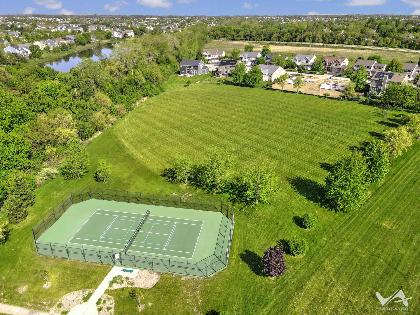 2915 Kelly Drive Elgin, IL 60124 - Photo 39 of 40 a view of a field with an ocean