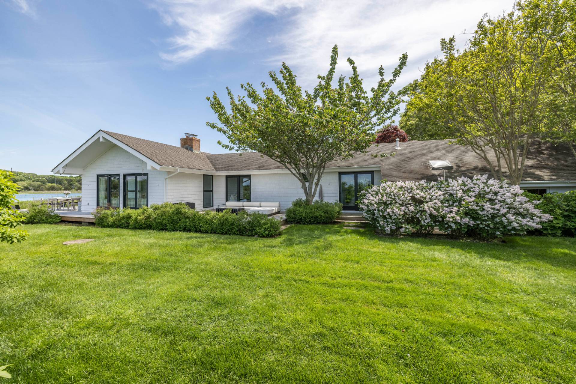 18 Island Road East Hampton, NY 11937 - Photo 3 of 31