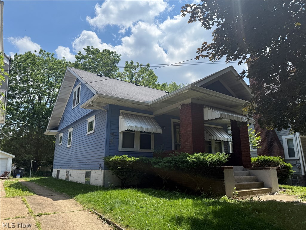 1011 Chalker Street Akron, OH 44310 - Photo 1 of 16