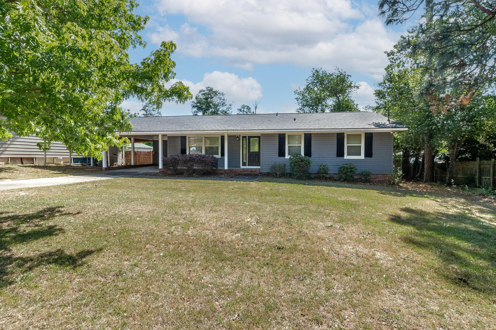 1-web-or-mls-628 HAMPTON CIR. ©--14