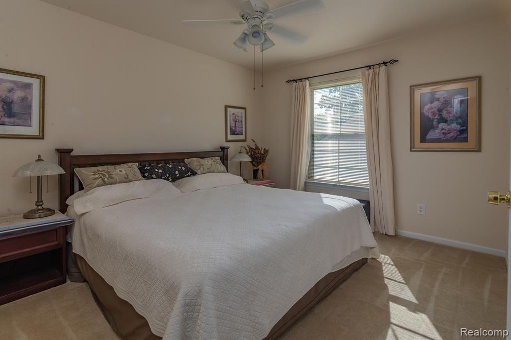 29241 Autumn Ridge Farmington Hills, MI 48334 - Photo 18 of 25