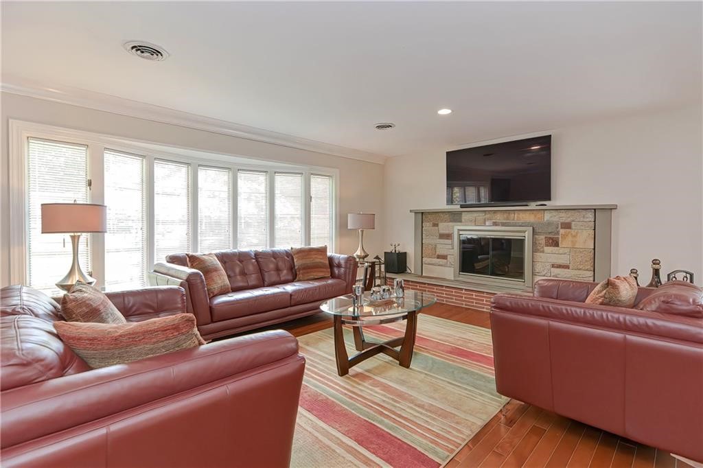 144 Glen Ridge Road Cranston, RI 02920 - Photo 7 of 46