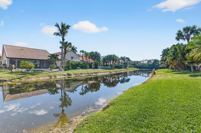 $649,999 | 21400 Millbrook Court, Boca Raton, FL 33498