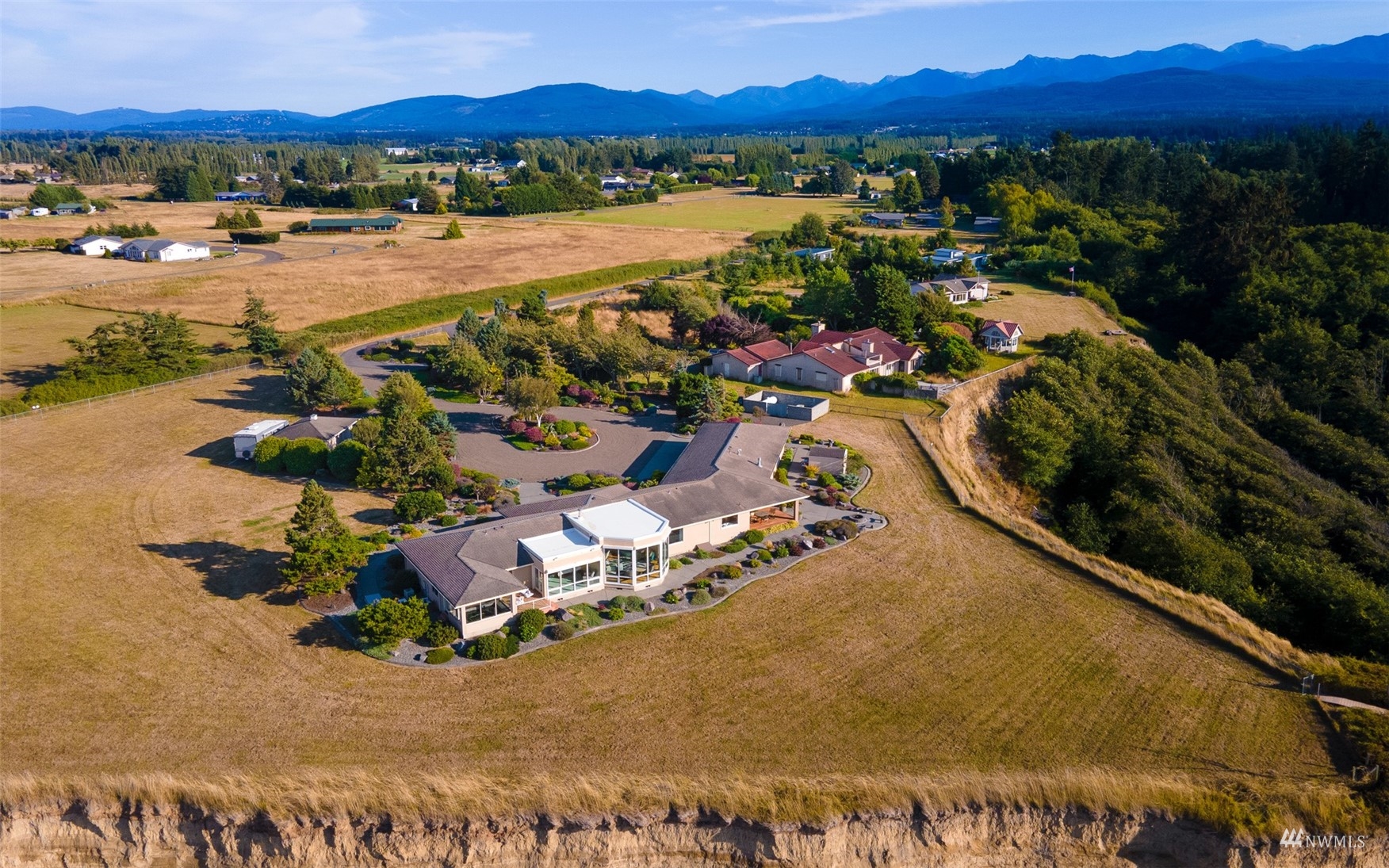 213 Mariners Point Road Sequim, WA 98382 - Photo 35 of 40 a view of a city