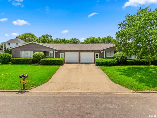 $269,000 | 104-106 Nina Court, Pekin, IL 61554