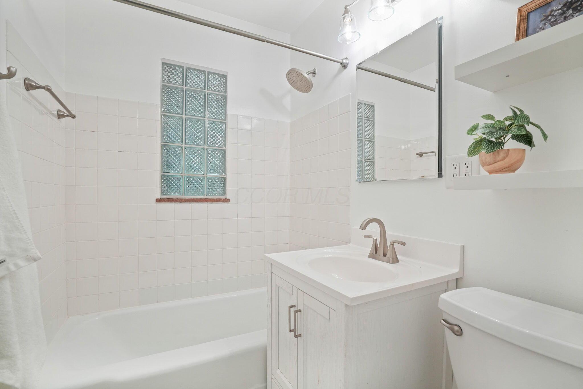 2314 Woodstock Road Columbus, OH 43221 - Photo 21 of 37 20-web-or-mls-DSC03839