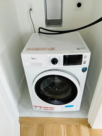 $3,900 | 28 South Street, Unit 204, Somerville, MA 02143