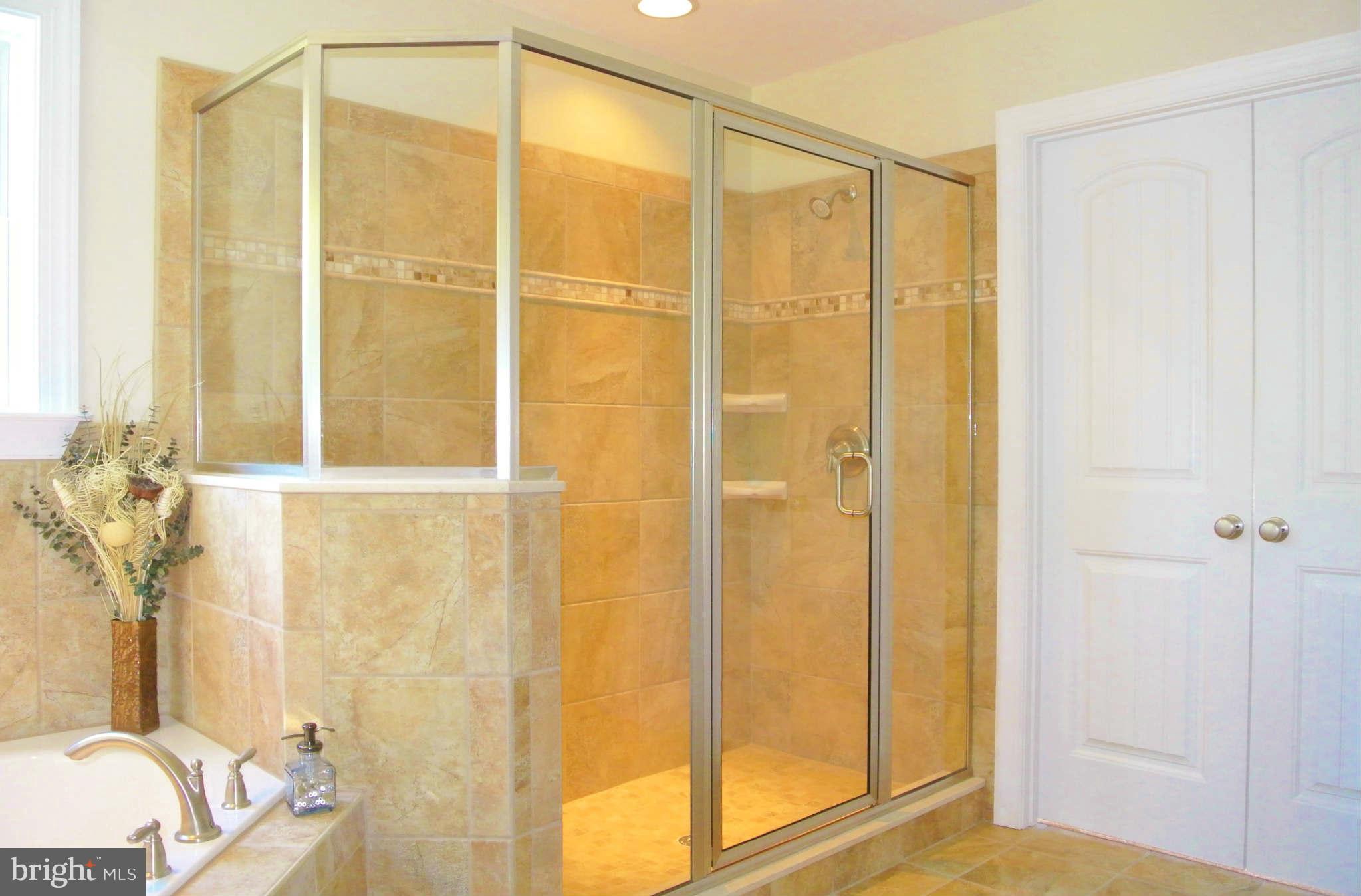1825 Poplar Ridge Road Pasadena, MD 21122 - Photo 23 of 29 Bath (Master)