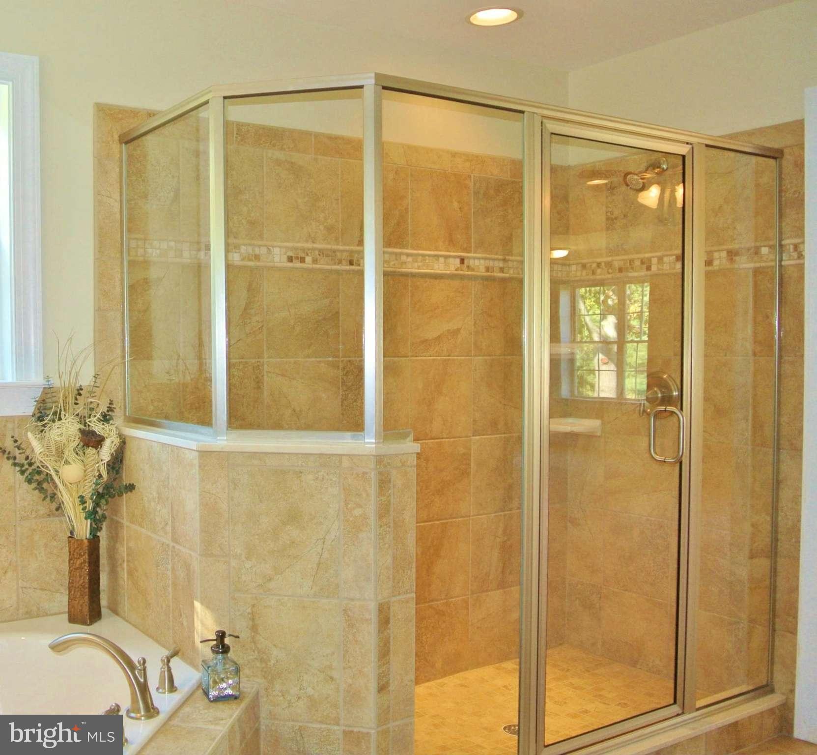 1825 Poplar Ridge Road Pasadena, MD 21122 - Photo 24 of 29 Bath (Master)