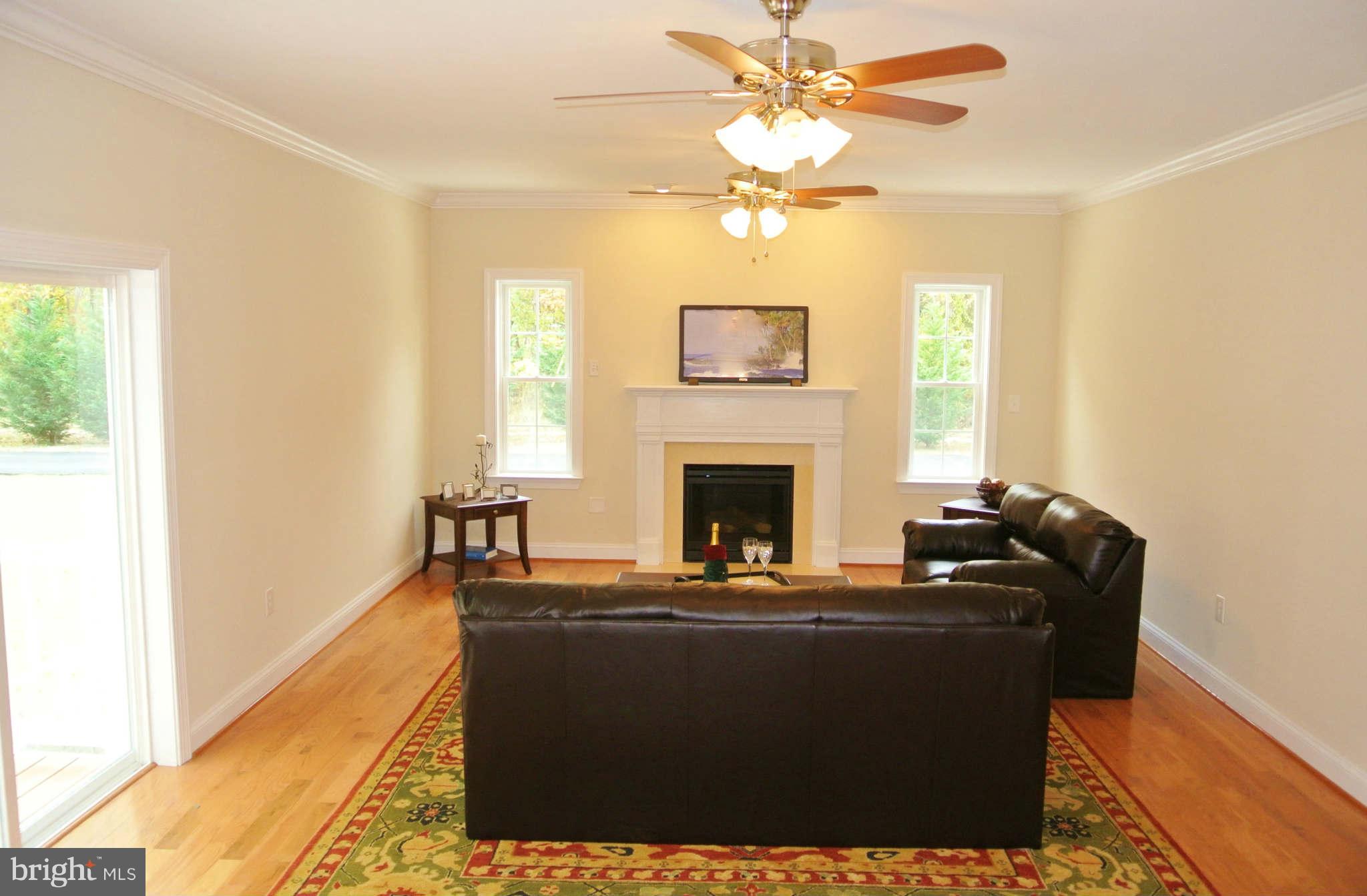 1825 Poplar Ridge Road Pasadena, MD 21122 - Photo 7 of 29 Family Room