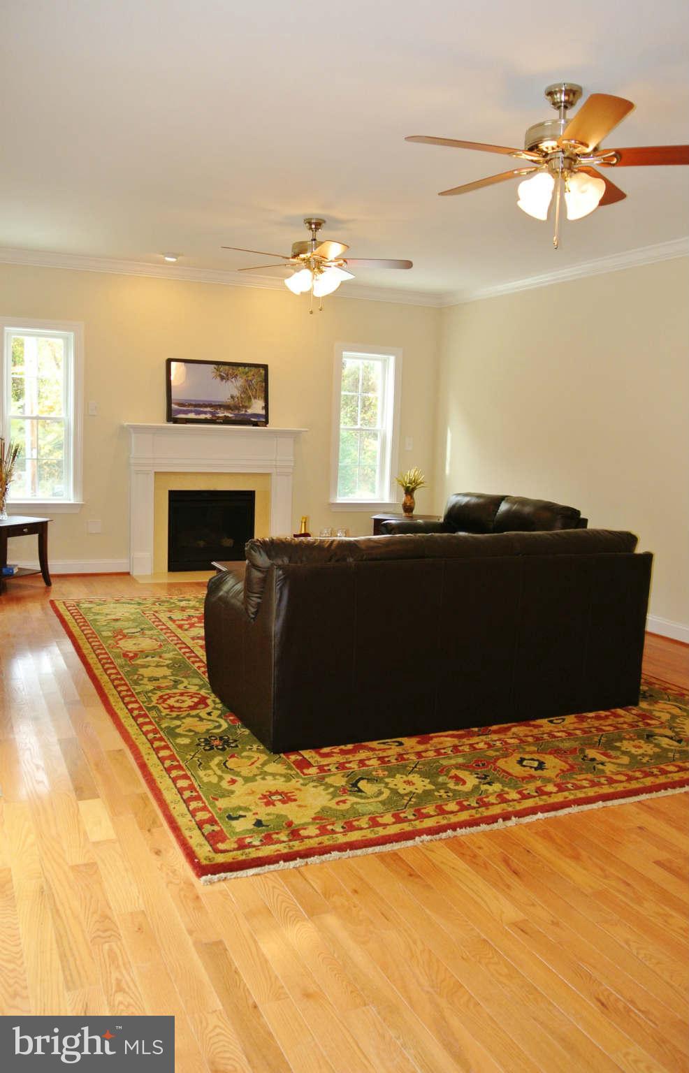 1825 Poplar Ridge Road Pasadena, MD 21122 - Photo 8 of 29 Family Room