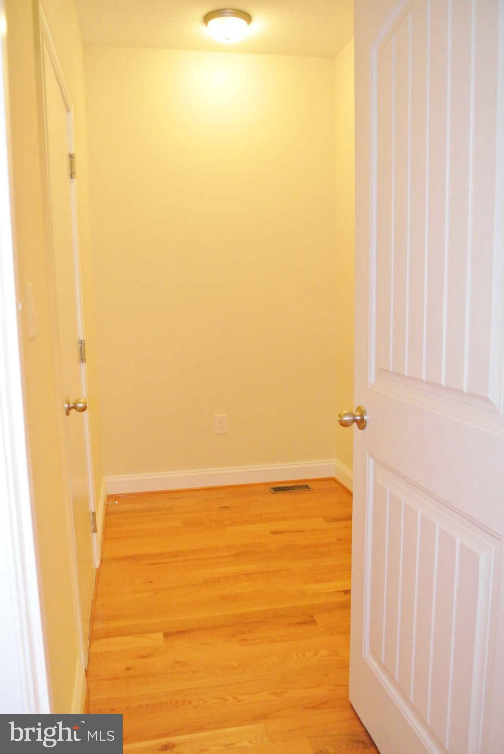 1825 Poplar Ridge Road Pasadena, MD 21122 - Photo 9 of 29 Interior (General)