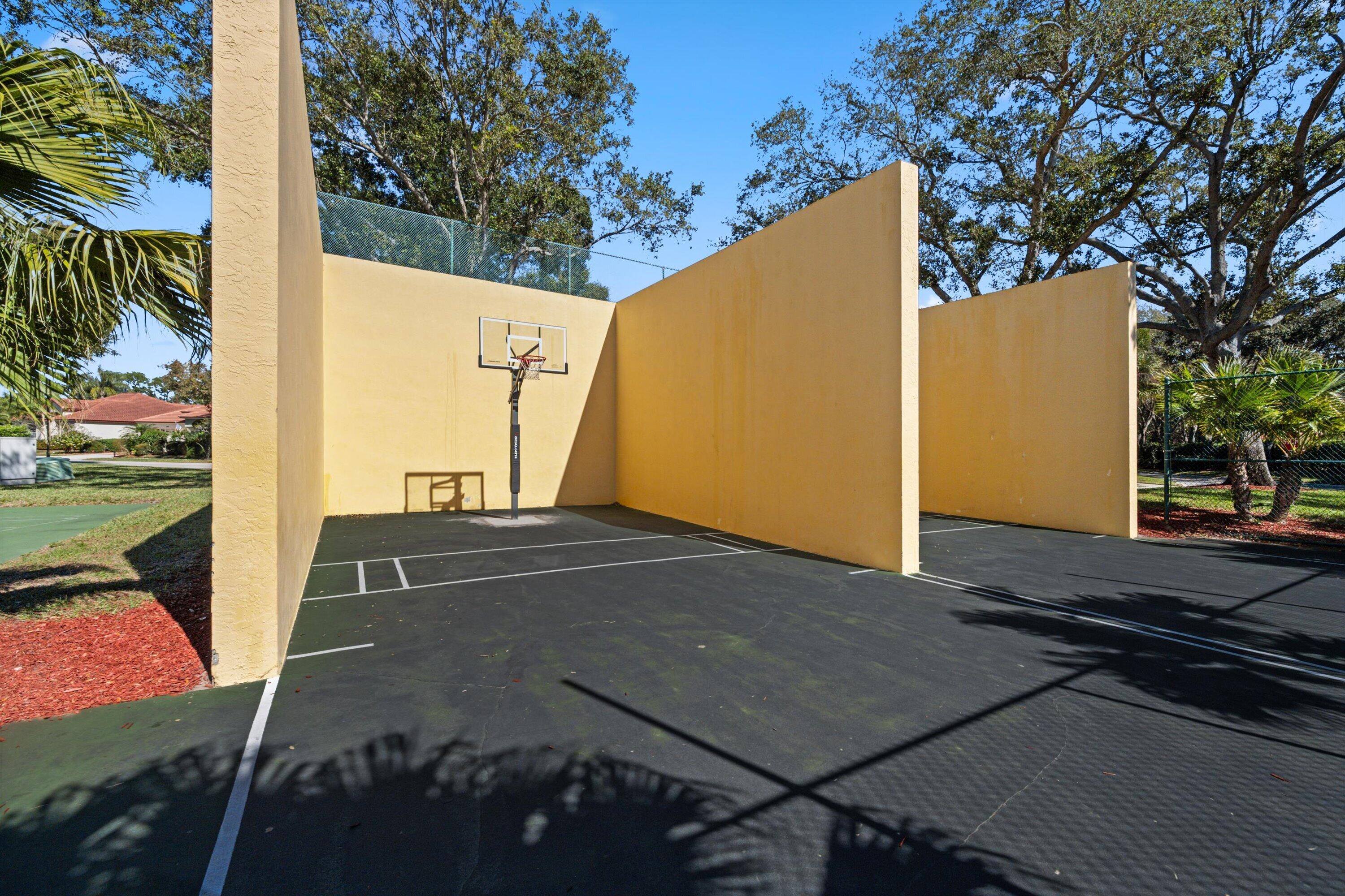 6058 Seminole Gardens Circle Riviera Beach, FL 33418 - Photo 38 of 47 6058 Seminole Gardens (35)