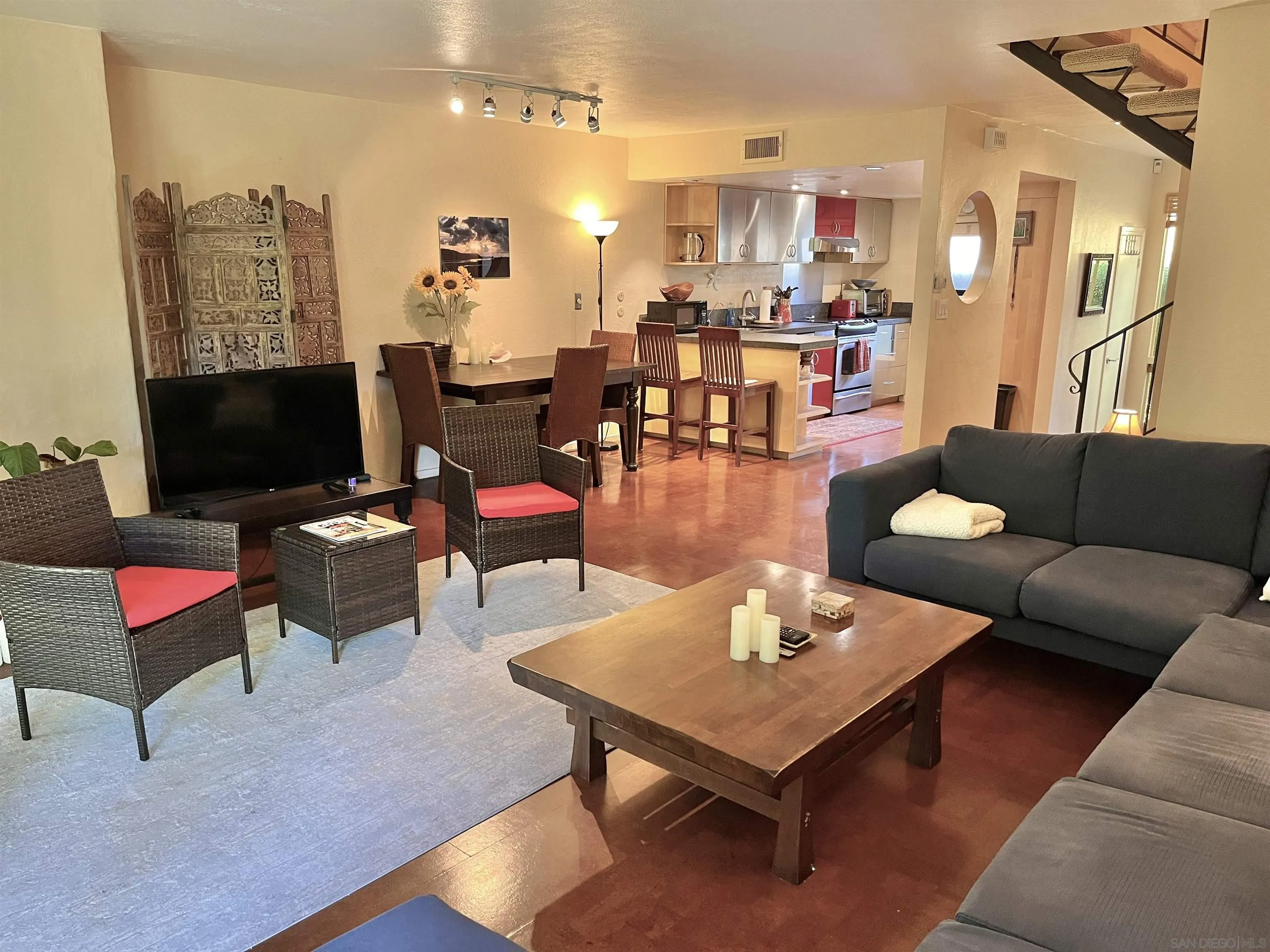 1917 Alga Road, Unit B Carlsbad, CA 92009 - Photo 12 of 27