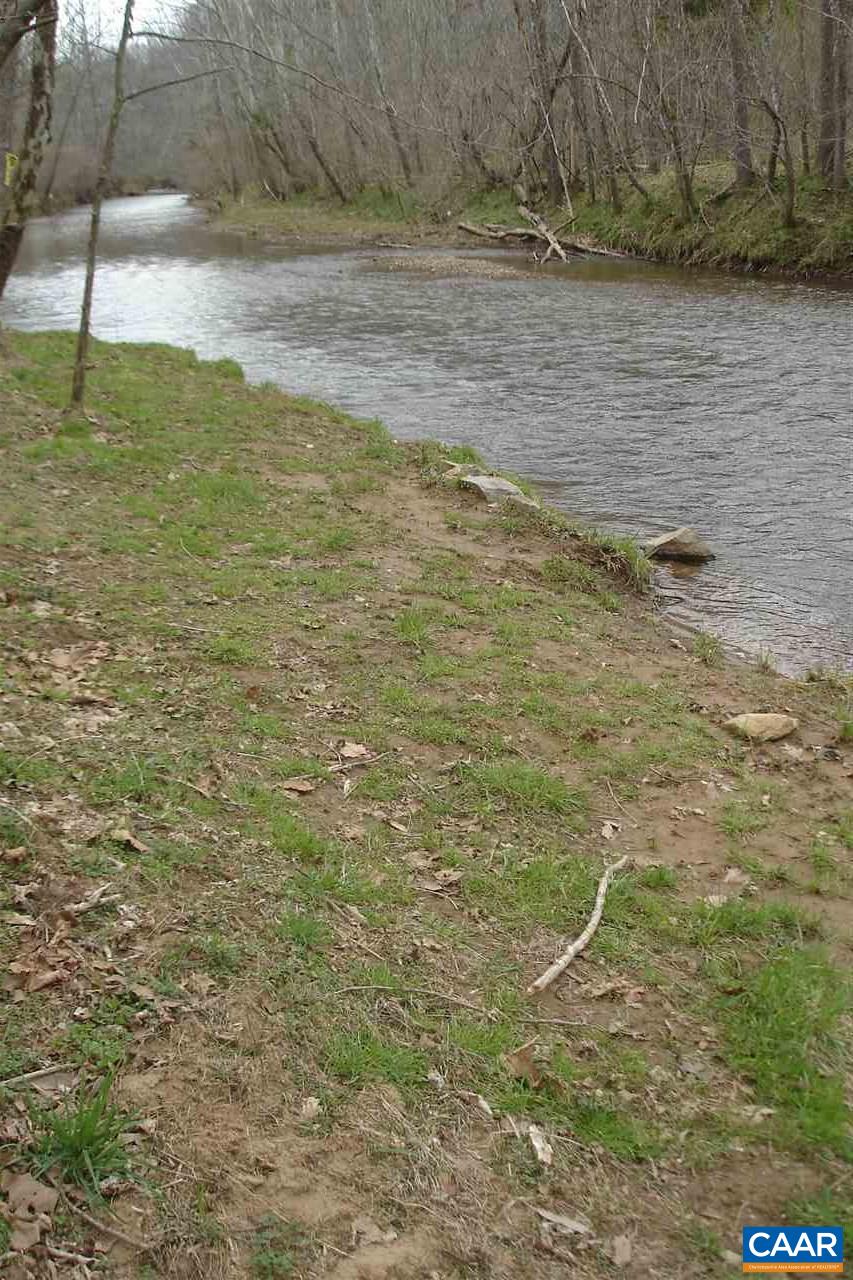 470 Long Branch Road Amherst, VA 24521 - Photo 8 of 30 a view of a basket ball ground