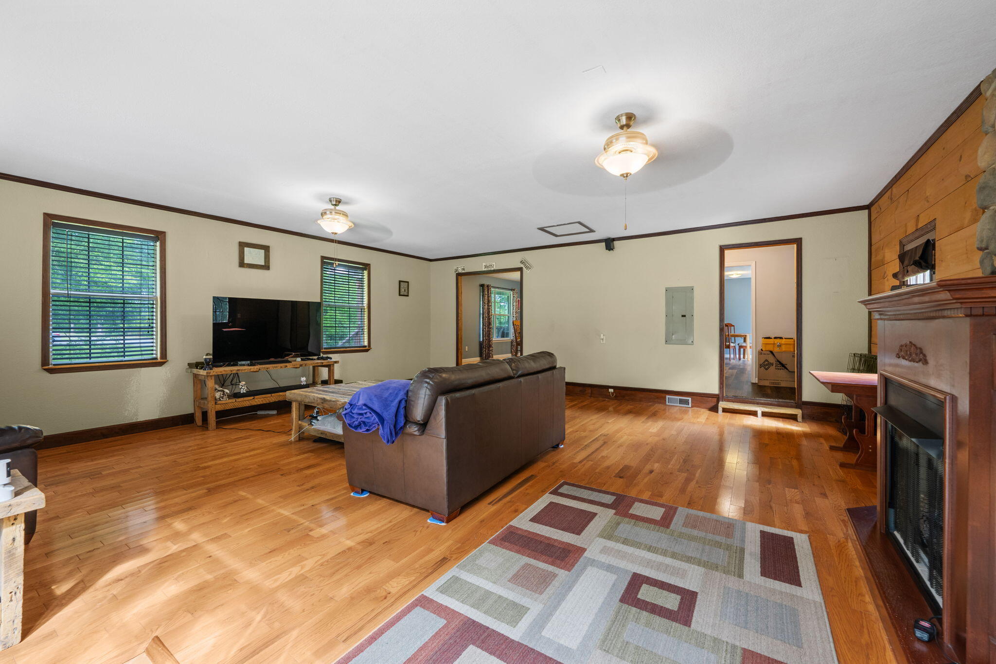 968 Worley Chapel Road Trenton, GA 30752 - Photo 6 of 40 living room