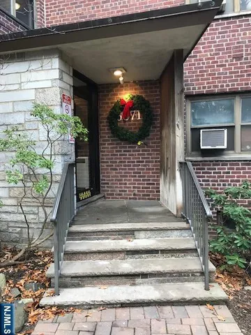 $220,000 | 3071 Edwin Avenue, Unit 3E, Fort Lee, NJ 07024