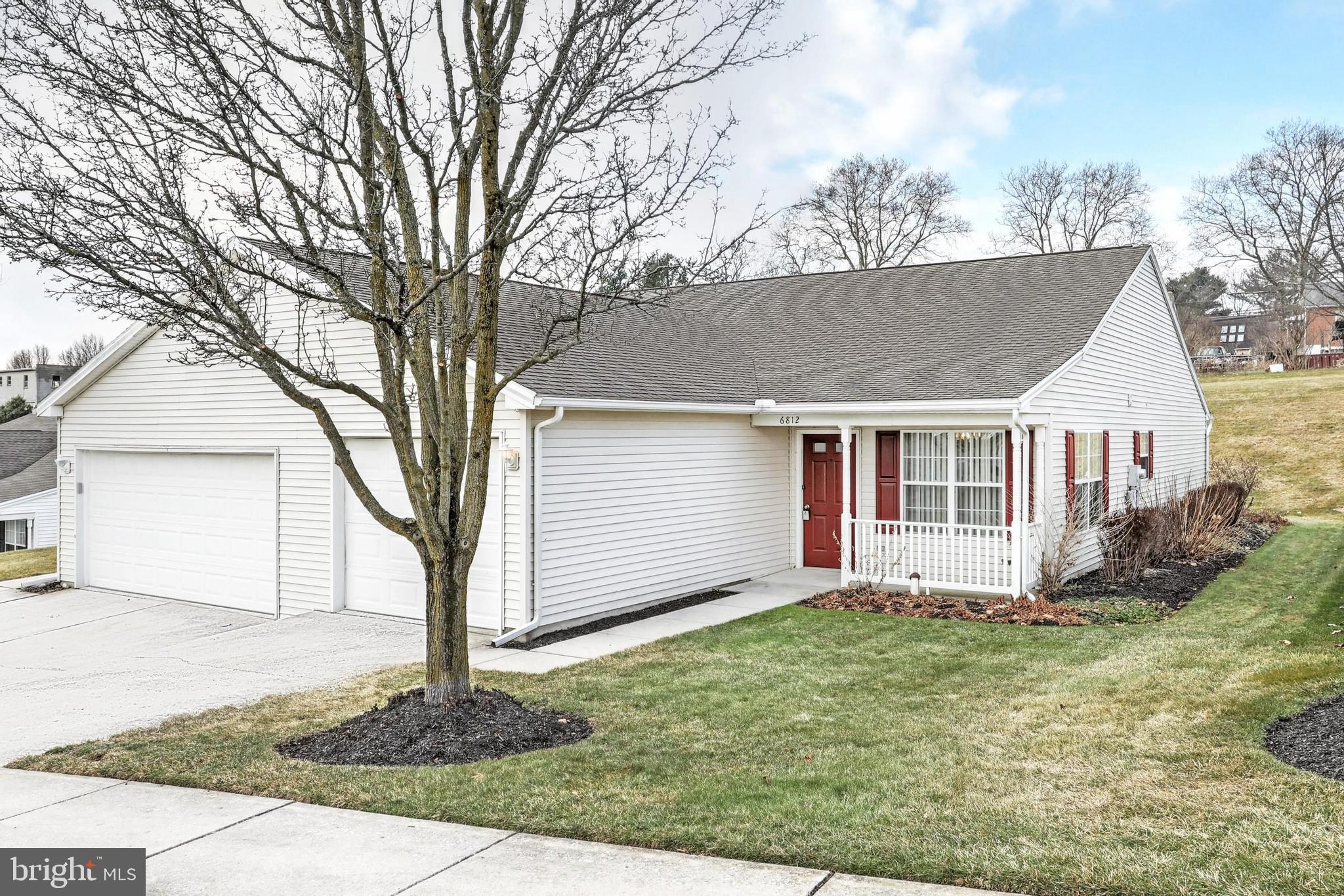 6812 Seneca Ridge Drive York, PA 17403 - Photo 2 of 22 Gallery Image 2
