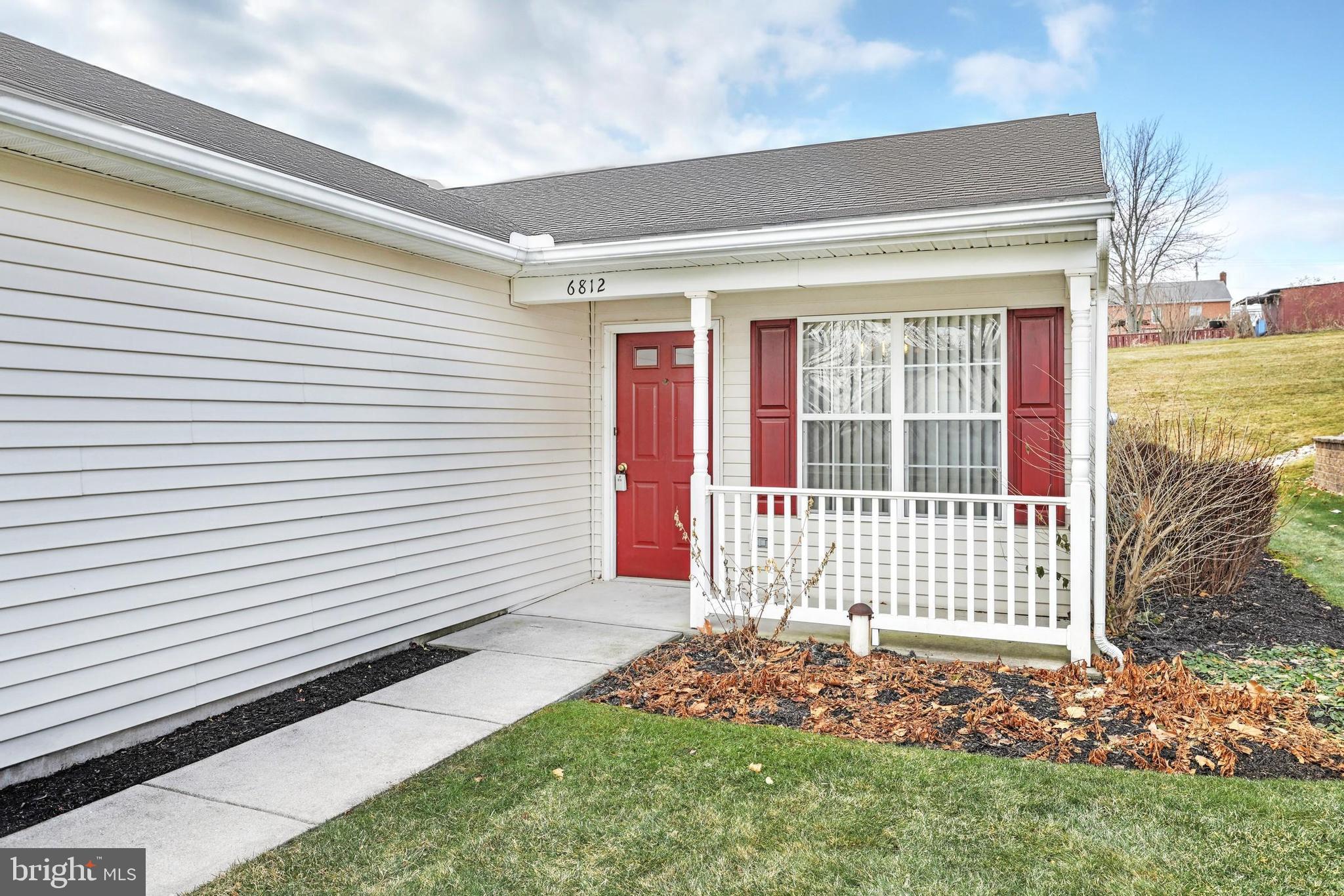 6812 Seneca Ridge Drive York, PA 17403 - Photo 3 of 22 Gallery Image 3