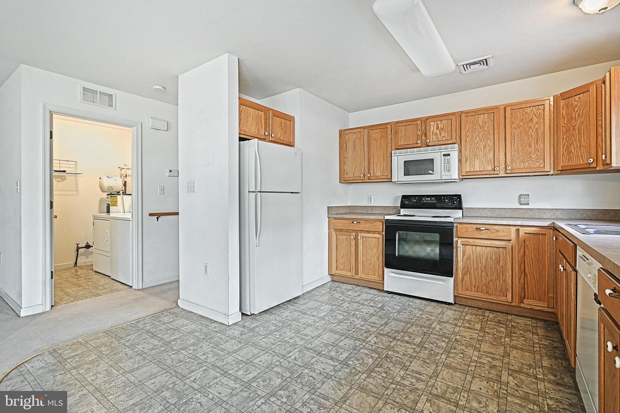 6812 Seneca Ridge Drive York, PA 17403 - Photo 10 of 22 Gallery Image 10