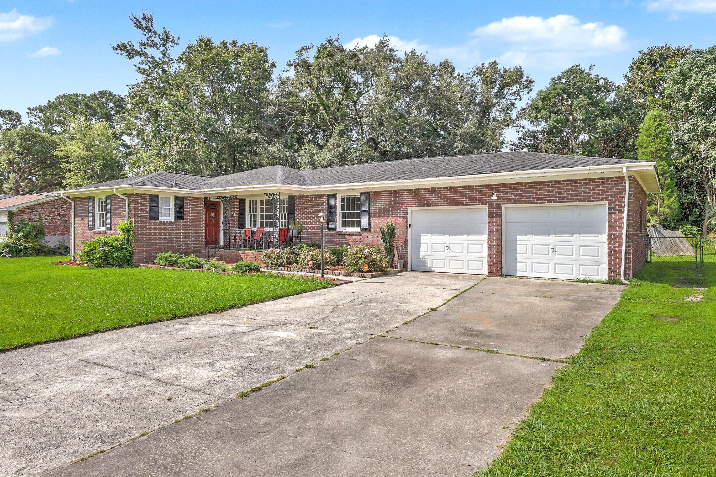104 County Rd S-18-334 Ladson, SC 29456 - Photo 4 of 53 ZYN_1695_696_697_698_699_700_701