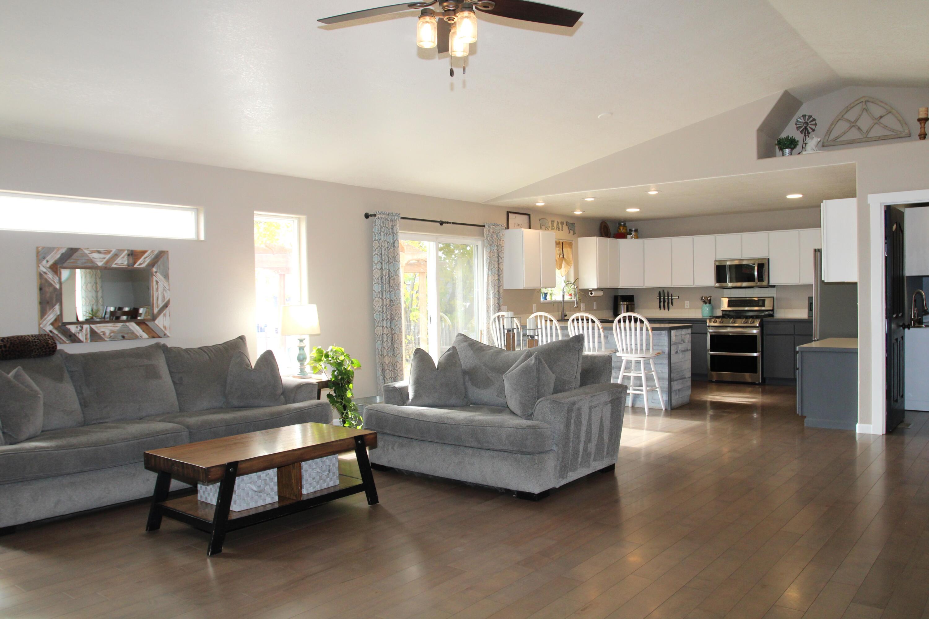 8722 Arant Road Klamath Falls, OR 97603 - Photo 11 of 85 8722 Arant 370