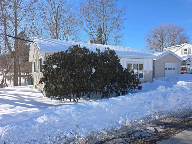 $299,900 | 11 Norris Street, Searsport, ME 04974