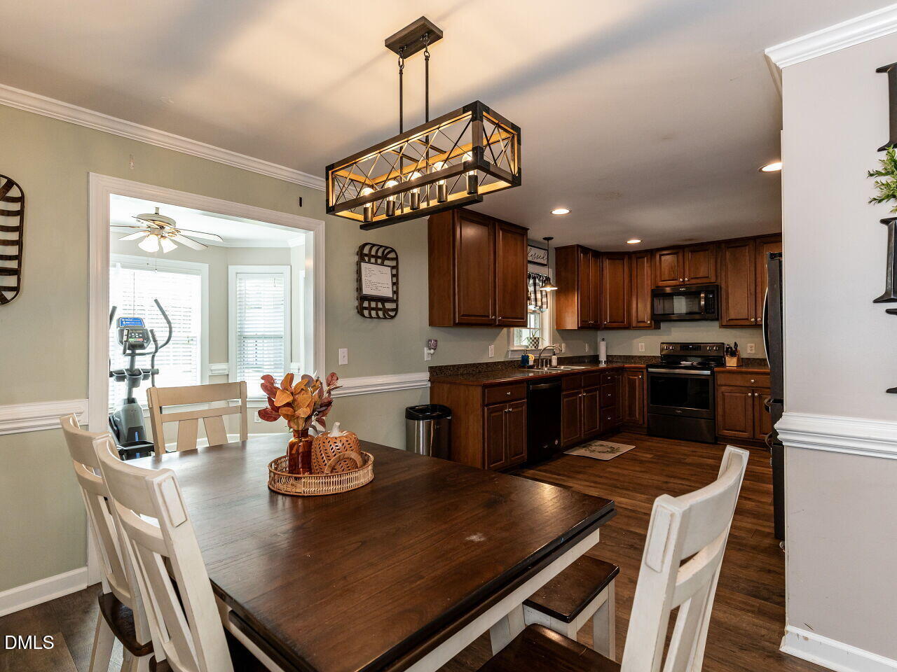 61 Shepherd Drive Benson, NC 27504 - Photo 8 of 32 008-1280x960-dining-kitchen