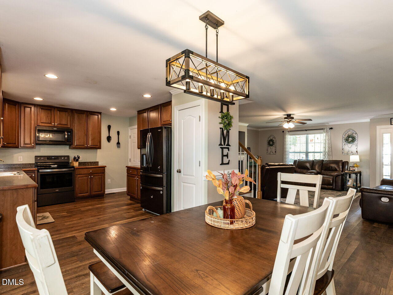 61 Shepherd Drive Benson, NC 27504 - Photo 9 of 32 009-1280x960-dining-kitchen