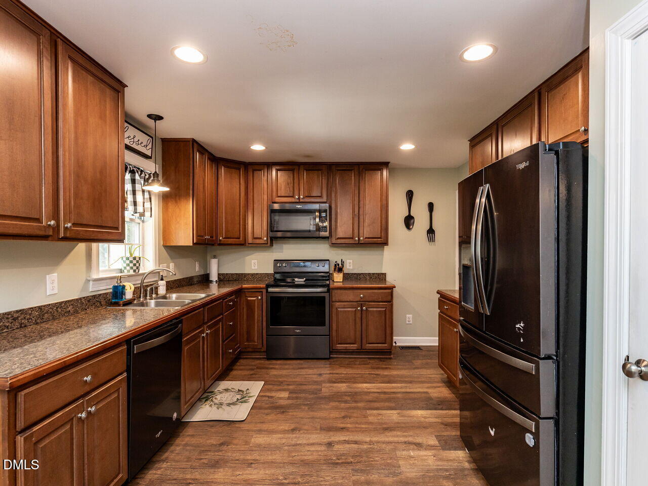 61 Shepherd Drive Benson, NC 27504 - Photo 10 of 32 010-1280x960-kitchen