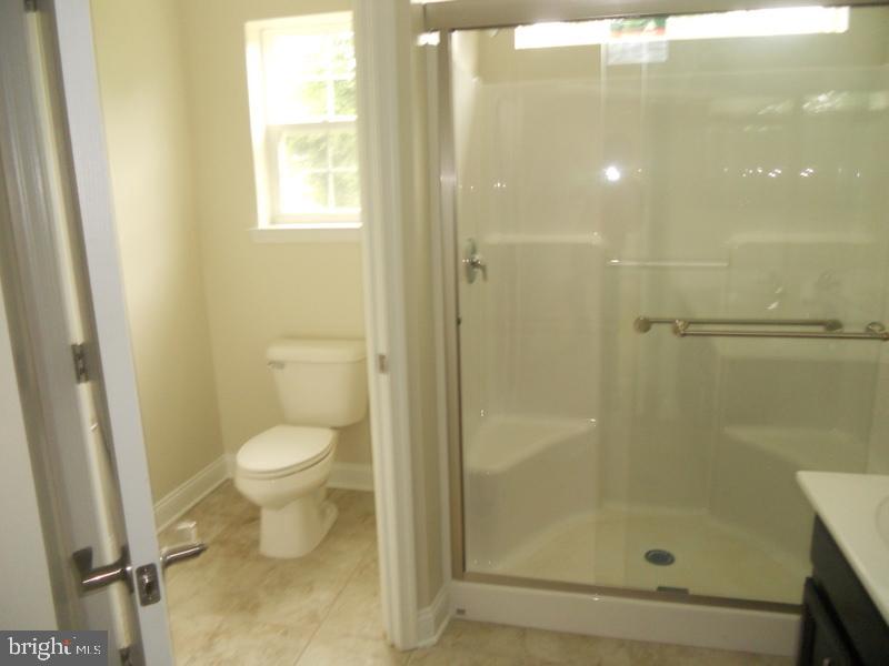 90 Kelly Driver Road Clementon, NJ 08021 - Photo 19 of 22 Primary Full Bathroom