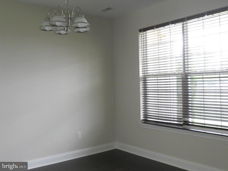 90 Kelly Driver Road Clementon, NJ 08021 - Photo 8 of 22 Dining Room