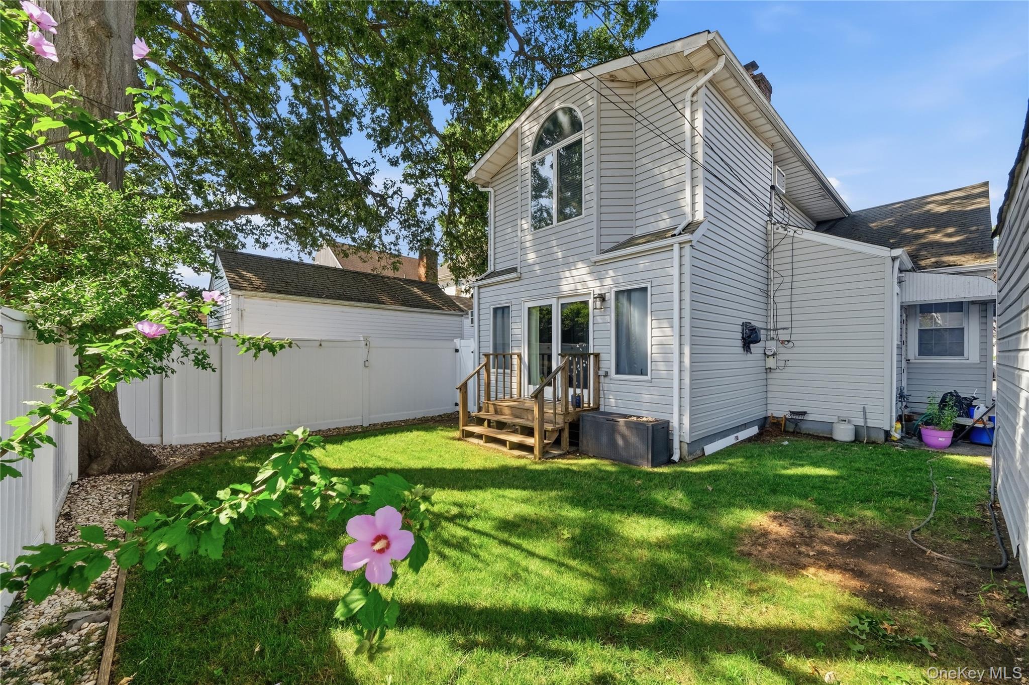 205 Stuart Road Valley Stream, NY 11581 - Photo 24 of 27 Gallery Image 24