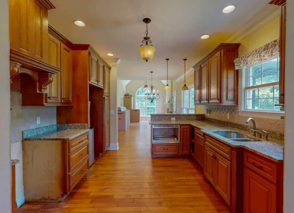 $679,000 | 355 Leatha Lane Northwest, Cleveland, TN 37312