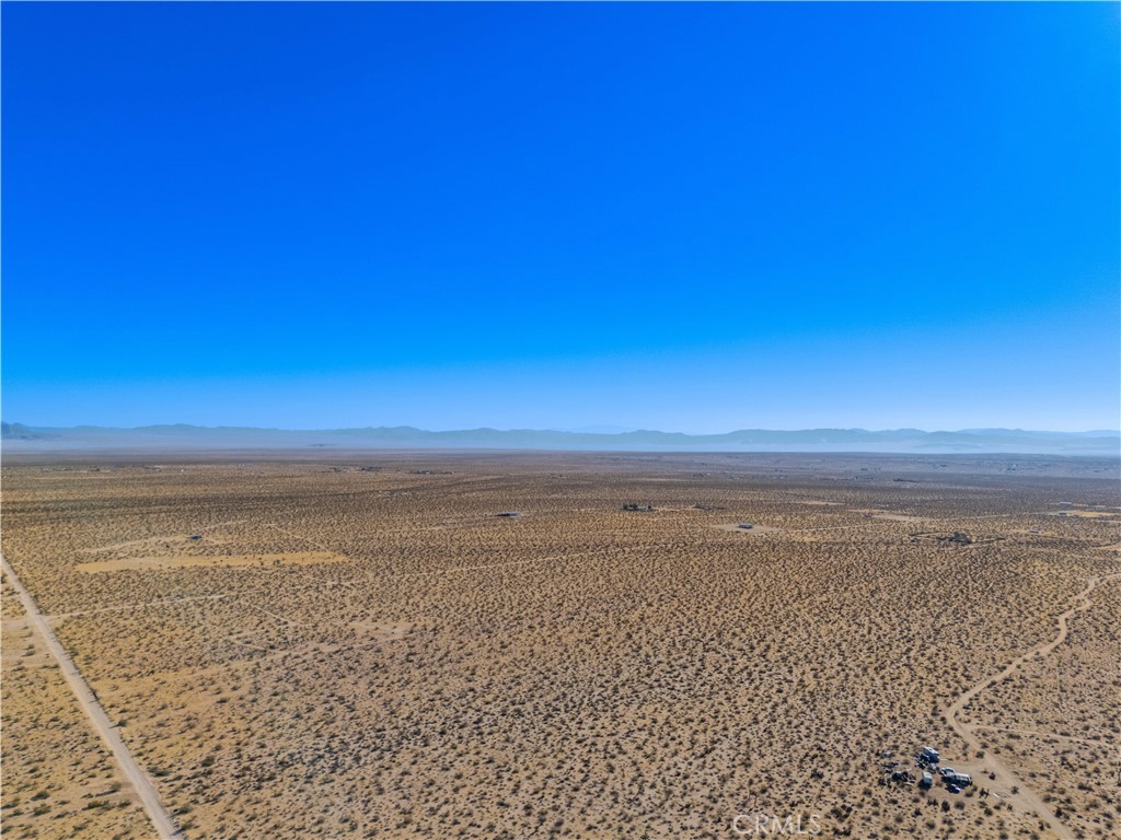6311431 Sunset Road Joshua Tree, CA 92252 - Photo 3 of 15 a view of an ocean