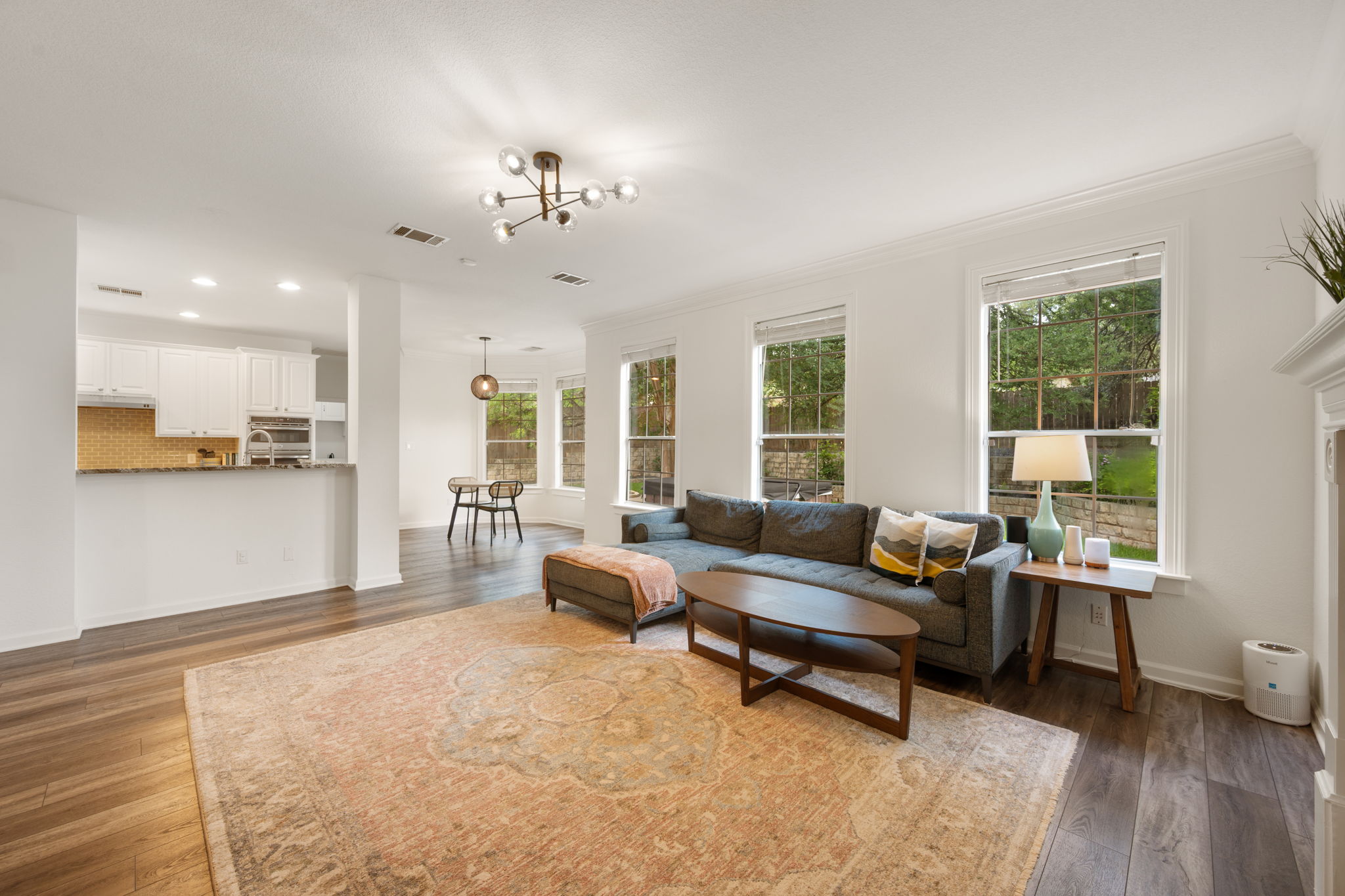 7016 Bending Oak Road Austin, TX 78749 - Photo 3 of 25