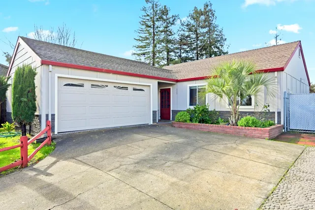 $699,000 | 117 Marvin Court, Petaluma, CA 94954