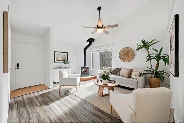 $699,000 | 117 Marvin Court, Petaluma, CA 94954