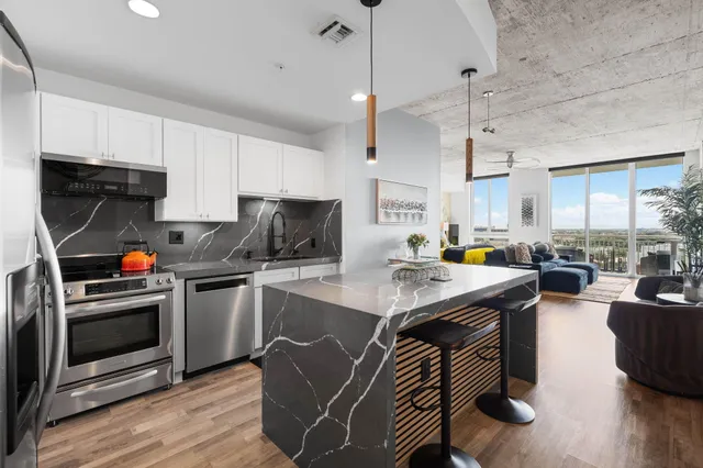 $479,000 | 300 South Australian Avenue, Unit 1515, West Palm Beach, FL 33401