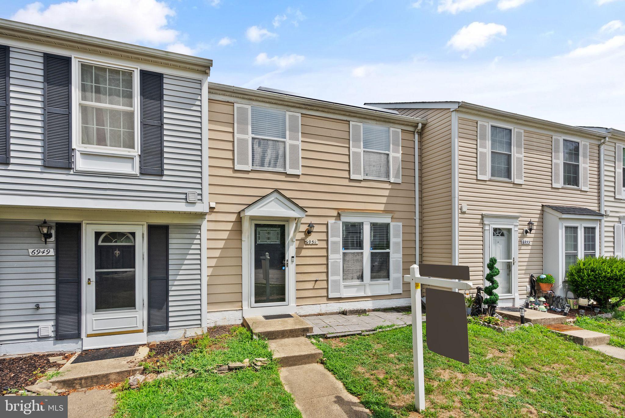 6951 Villa-Del-Rey Court Springfield, VA 22150 - Photo 3 of 35