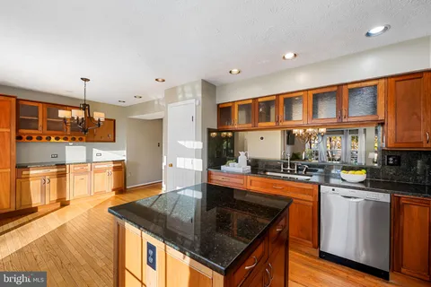 $525,000 | 4592 Kingscup Court, Ellicott City, MD 21042