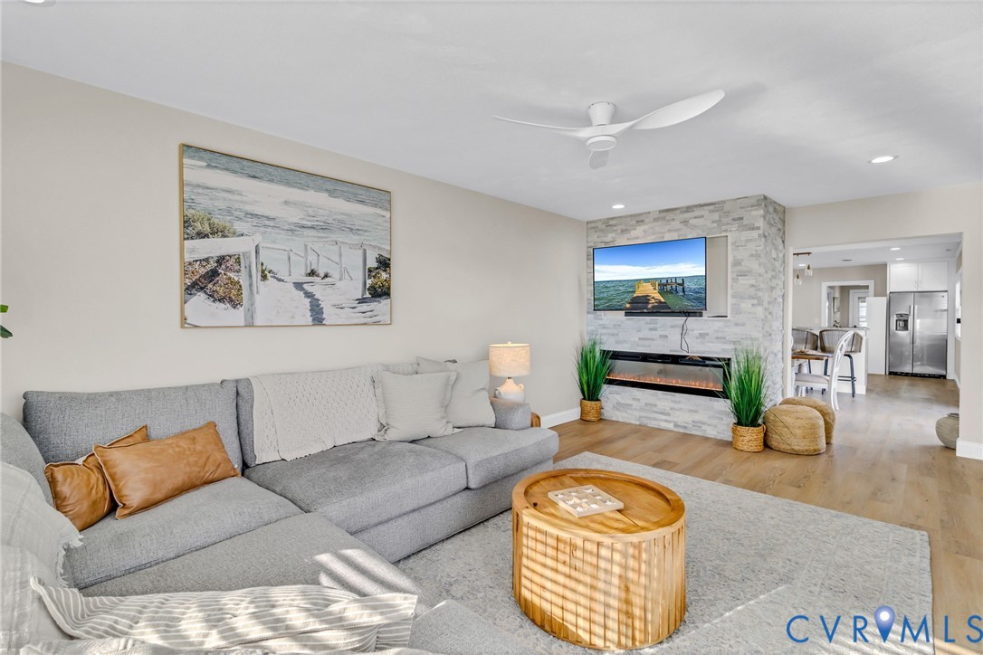 560 Eubank Landing Road Topping, VA 23169 - Photo 21 of 50 Fireplace!