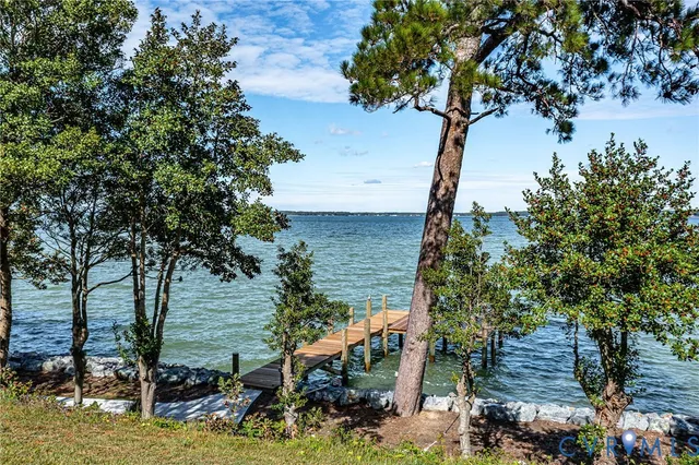 $1,350,000 | 560 Eubank Landing Road, Topping, VA 23169