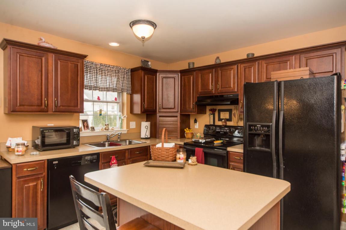 233 Andover Lane Lititz, PA 17543 - Photo 8 of 26