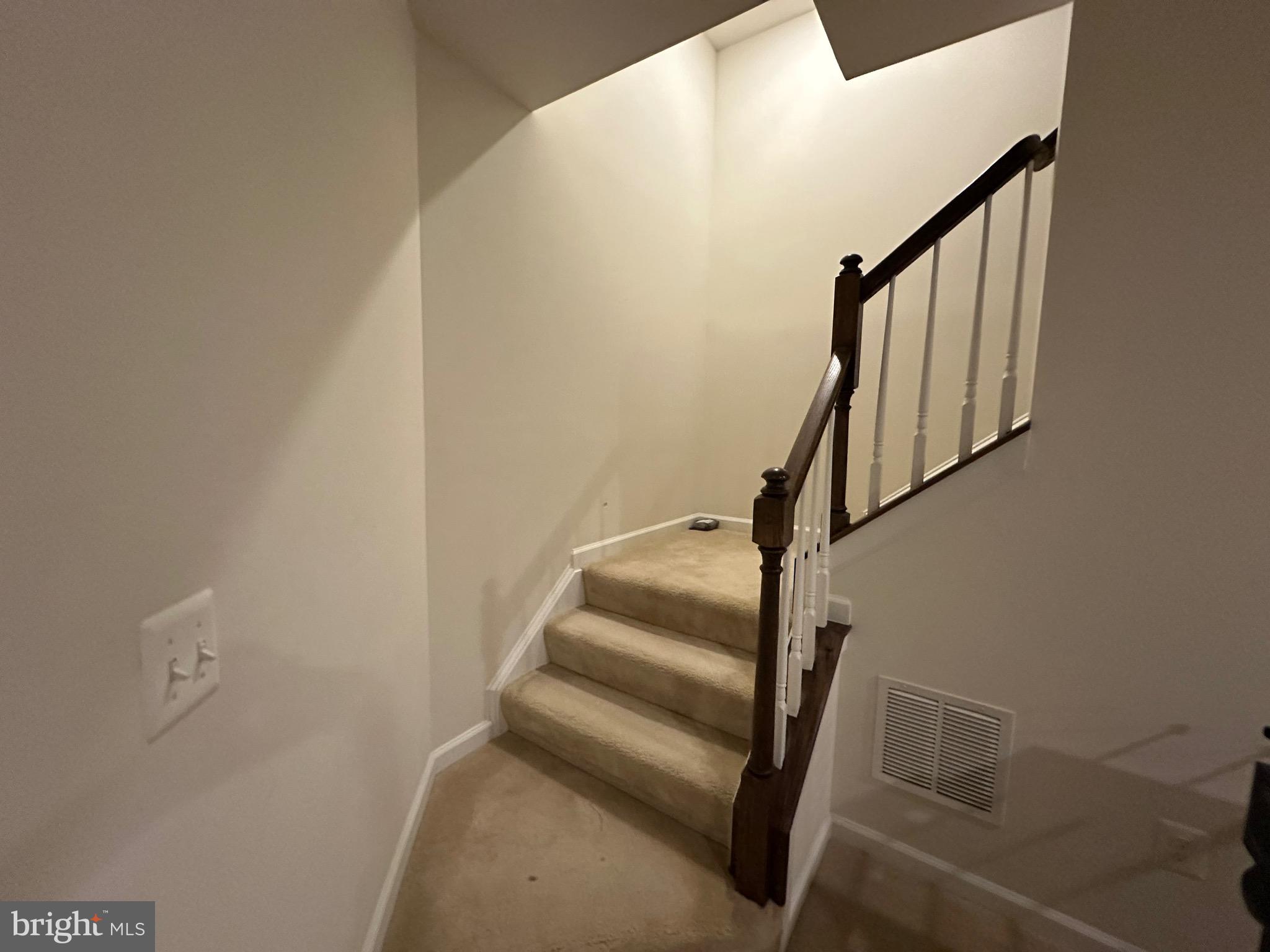 24800 Beardgrass Place Aldie, VA 20105 - Photo 17 of 25 a view of entryway