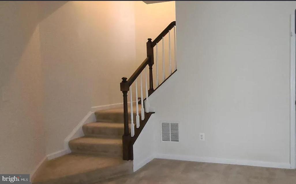 24800 Beardgrass Place Aldie, VA 20105 - Photo 6 of 25 a view of entryway