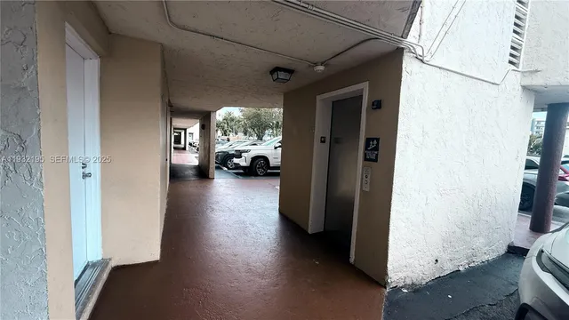 $1,950 | 8860 Fontainebleau Boulevard, Unit 103, Miami, FL 33172