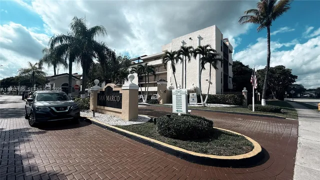 $1,950 | 8860 Fontainebleau Boulevard, Unit 103, Miami, FL 33172