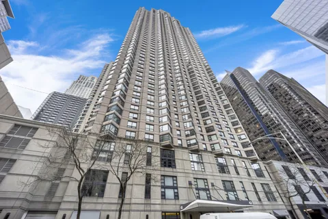$299,999 | 401 East Ontario Street, Unit 1101, Chicago, IL 60611