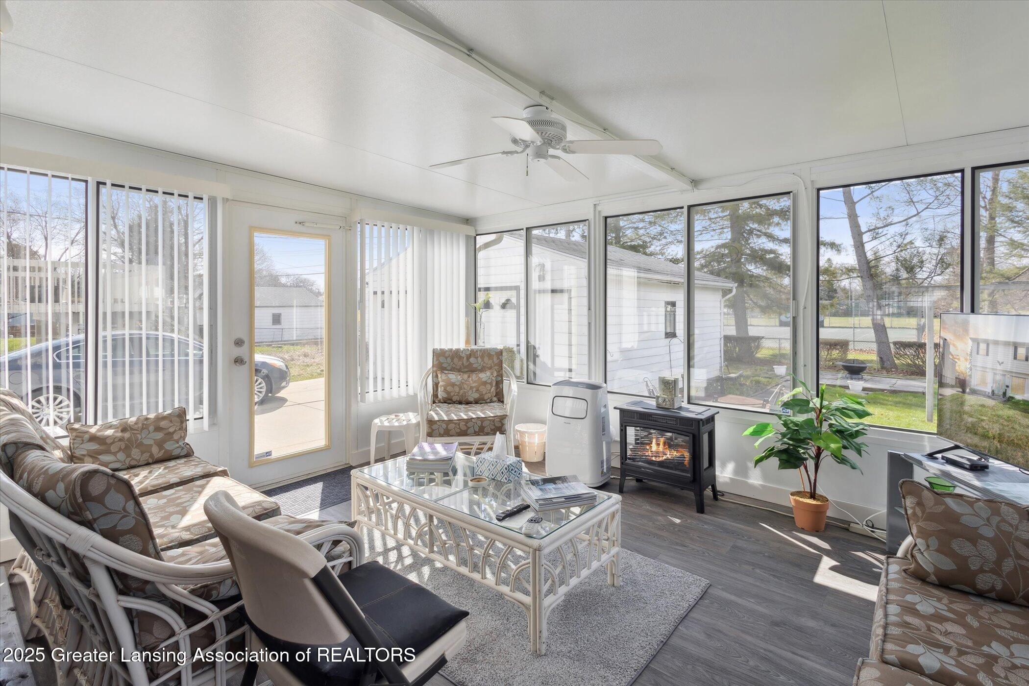 3321 Hepfer Road Lansing, MI 48911 - Photo 31 of 39 35-3321-Hepfer-Rd-Lansing-MI-48911-Windo